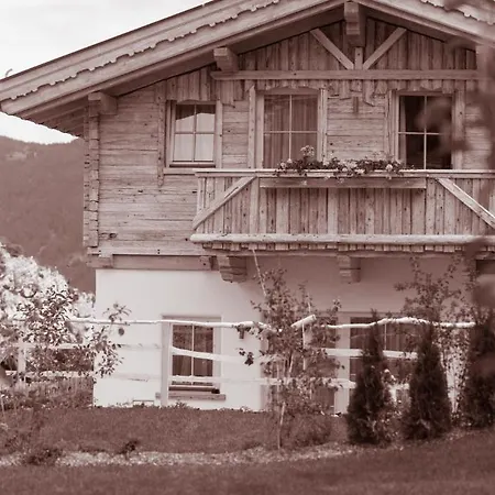 Huettendorf Ladizium Alpehytte Ladis