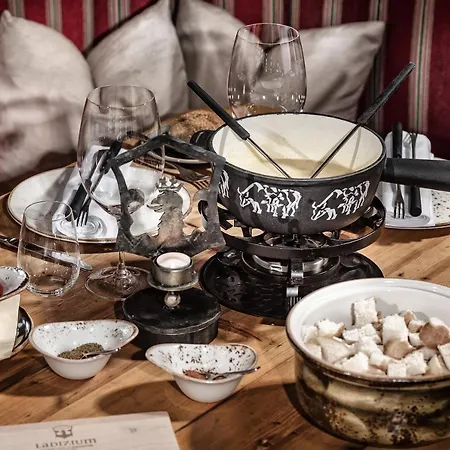 Huettendorf Ladizium בקתה לאדיס