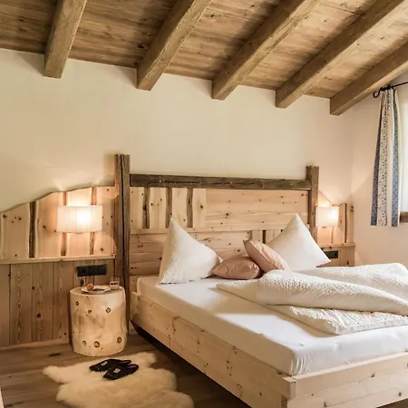 Alpehytte Huettendorf Ladizium